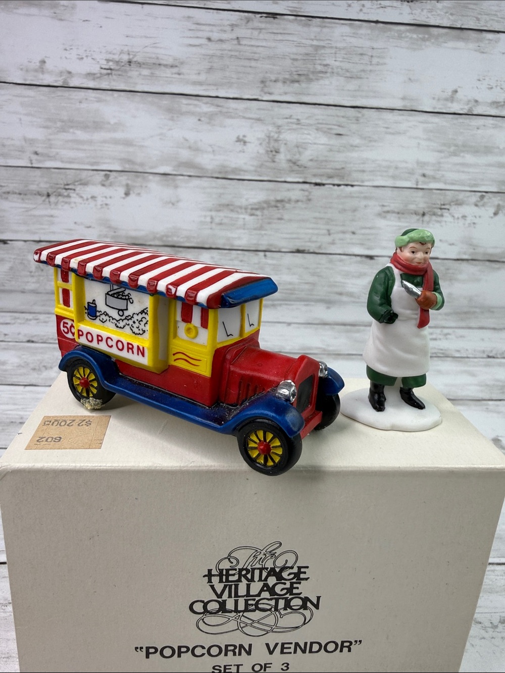 Department 56 “ Popcorn Vendor” Christmas Village accessory READ